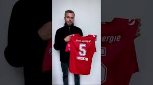 Fc twente played against feyenoord in 2 matches this season. Stefan Thesker Versteigert Sein Getragenes Fc Twente Enschede Trikot Youtube