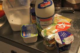 Schichtkäse nehmen, in einem leinentuch ausdrücken, bis er sehr trocken ist. Kochkase Selbst Gemacht Glatzkoch De