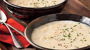 Arrosto con patate e cipolle. Zuppa Di Patate E Cipolle Tipico Gustoso Piatto Autunnale