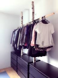 Diy Kleiderschrank Mit Birkenstammen Birkenstammen Diy Kleiderschrank Mit Schlafzimmermalm In 2020 Diy Wardrobe Ikea Malm Malm Wardrobe