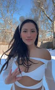 Jessica Estefania on X: Snow bunny 🐰 t.coNYefl43ca4  X