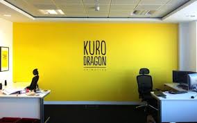 An Impact In Their Mainly White Office A Warm Yellow Feature Wall Con Imagenes Oficinas De Diseno Espacios De Oficina Decoracion Oficina Creativa