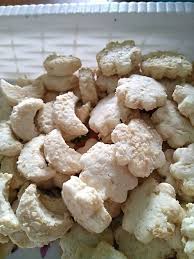 Resepi biskut badam manis memang sedap sekali kerana mempunyai badam kisar di dalam adunan yang memberikan tekstur kepada biskut ini. 25 Resepi Biskut Raya Mudah Sedap Menarik Untuk Cuba Afghan Biscuit Recipe Recipes Biscuit Recipe