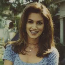 The stars have also recognised this, which is why many celebrities have already used invisalign braces to conjure up a radiant smile. 38 Celebrities With Braces Or Retainers