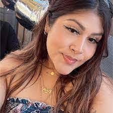 Felecia Beck's Instagram, Twitter & Facebook