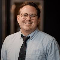 Russell Meek's Instagram, Twitter & Facebook