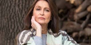 Daniela Romo es viral en TikTok tras hacerse público que está casada con  una mujer desde hace 44 años – Cafe Negro Portal