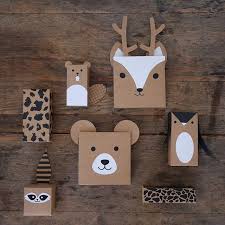 Ce Week End Je Me Suis Amusee A Bricoler Des Boites Que J Ai Customisees Sous F Emballage Cadeaux De Noel Decoration Noel Fait Main Idee Calendrier De L Avent