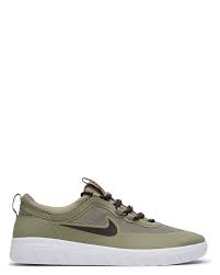 While still using the same outsole, the nyjah free 2 takes inspiration from the nike air zoom spiridon by incorporating strategically placed breathable mesh panels to keep your feet cool during those hot summer sessions. Nike Sb Nyjah Free 2 Shoe Light Army Surfstitch