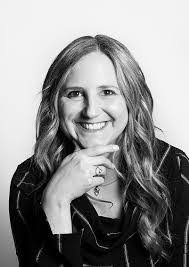 Jackie Worth's Instagram, Twitter & Facebook