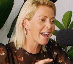 Larissa Rose's Instagram, Twitter & Facebook