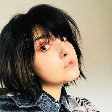 Hayley Peck's Instagram, Twitter & Facebook