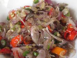 Resep sambal pertama yang jadi favorit sejuta umat dan dapat dengan mudah ditemukan di berbagai tempat makan, apalagi kalau bukan sambal bawang. Resep Membuat Sambal Matah Novakerenzzz