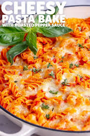This Cheesy Pasta Bake Is A Vegetarian Feast It S So Easy To Make With A Flavourful Roasted Red Pepper Sauce And Mozzarella T Autumn Dinner Recipes In 2019 Vegetarian Pasta