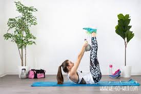 Die 12 Besten Kugelhantel Ubungen Fur Anfangerinnen Kettlebell Training Ubungen Hantel