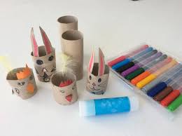 Voir plus d'idées sur le thème papier toilette, rouleau how to diy lovely beehive and bees decoration from toilet paper rolls. Diy Poule Et Lapin De Paques En Rouleau De Papier Toilette Chez Titval Fr
