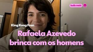 Rafaela Azevedo explica como brinca com os homens no teatro
