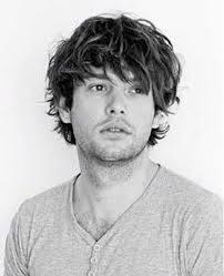 Straight Messy And Wavy Hairstyle Men Mens Hairstyles Medium Wavy Hair Men Medium Hair Styles