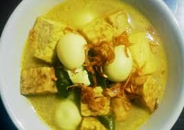 Opor is a type of dish cooked and braised in coconut milk from indonesia, especially from central java. Resep Opor Telur Tahu Tempe Sasa Oleh Helny Ummu Fathan Cookpad