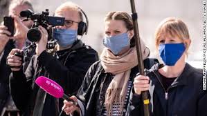 Klubradio aveva presentato denuncia in tribunale contro il concorso, con il quale il governo aveva i sostenitori dell'emittente avevano organizzato manifestazioni di protesta in difesa della radio privata. Klubradio One Of Hungary S Last Independent Radio Stations Ordered Off The Air Cnn