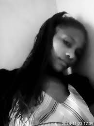 The person who wrote you have my heart, really doesn't have a heart 😭😭😭  I myself 💔 broken