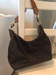 Michael Kors Black And Brown Purse Brown Michael Kors Purse Great Condition Barely Used Dark Brown Gold Hardware Purses Michael Kors Michael Kors Shoulder Bag Michael Kors