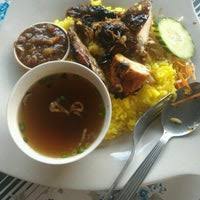 Cara buat sambal air asam lebih kurang macam buat sambal belacan, cuma guna air asam jawa. Zamzara Nasi Daging Bakar Air Asam Restaurant In Kangar