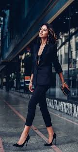 Glamorous Outfit Ideas For Flat Chested Women Glamourose Outfits Outfit Ideen Outfit