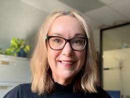 Thriving As A Woman In a Male-Dominated Industry: Deborah Potter of Metal  Supermarkets On The Five Things You Need To Thrive and Succeed as a Woman  In a Male-Dominated Industry