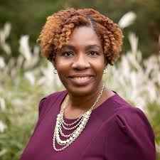 Lisa Bly-Jones (@blyl_l)