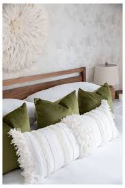 Design Tip Styling Pillows On Beds Design Tip Styling Pillows On Beds My Favourite Stylish No Fuss P In 2020 Bed Pillows Bed Pillow Arrangement Pillow Arrangement