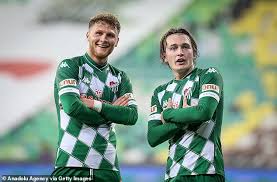 Bursaspor ile ilgili türkiye ve dünyadan tüm haberleri, fotoğraf ve videoları en kısa süre içerisinde taraftarlara ulaşmasını sağlayan taraftar sitesi. Chelsea And Arsenal Keen On Talented Bursaspor Striker Ali Akman After Impressive Start To Season Daily Mail Online