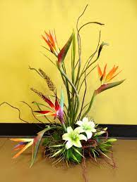 Pin By Maria Orquidea Osorio Anzola On Designed By Arcadia Floral Church Flower Arrangements Tropical Floral Arrangements Tropical Flower Arrangements