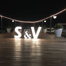 También quedaran genial como photocall y todos los invitados querrán tener una foto con ellas. Alquiler 2 Iniciales Boda Venta Y Alquiler De Letras Para Eventos Decoracion Con Letras Y Mobiliario