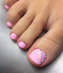 Stay classy and elegant with a simple, yet gorgeous design. 50 Cute Summer Toe Nail Art And Design Ideas For 2020
