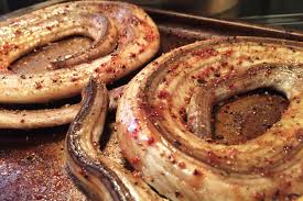 We made pigeon pie, black bread, bowls of brown, lemon cakes, a blueberry tart, and mulled wine (without poison, we promise). How To Make A Game Of Thrones Inspired Dinner Money