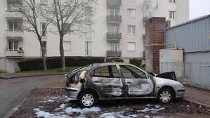 Your current browser isn't compatible with soundcloud. Voitures Brulees A Laon Ca Les A Amuses Cinq Minutes Moi Je Vais Payer Les Pots Casses Pendant Longtemps Temoigne Une Victime