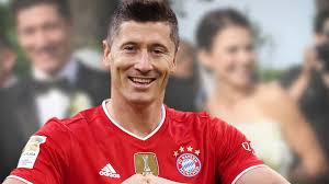 Friends training anna lewandowska short film. Em Star Robert Lewandowski Vor 8 Jahren In Diesem Zauberhaften Brautkleid Sagte Seine Anna Ja Bunte De
