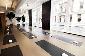 Wellness wednesdays powered by mindbody @mccarren hotel rooftop. Alo Yoga Soho Lies Bewertungen Und Buche Kurse Auf Classpass