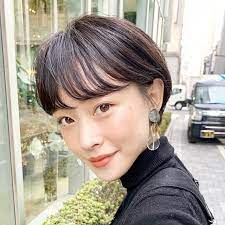 ショート ボブ アレンジ 坂藤友紀さんはinstagramを利用しています シースルーバングも大人気 ピアスを引き立てる耳掛けで 女性らしく メイクはオレンジで可愛くお洒落に オレンジリップはセル hair styles short hair styles hair