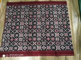 The art which derives its name from the oil treatment of yarn is in fact, the source of the ikat tradition popularly known with pochampally's name. 12 Motif Telia Rumal Cotton Sarees By Srihandlooms 12 Motif Telia Rumal Cotton Sarees Id 5477641