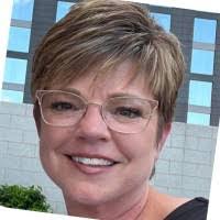 Rachel Puente's Instagram, Twitter & Facebook