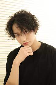 メンズ ヘアスタイル おしゃれまとめの人気アイデア pinterest henarai スパイラルパーマ メンズ メンズ パーマ スパイラル パーマ