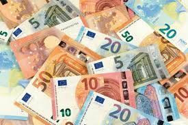 Grüße was ist wenn der 1000euro schein nicht zum wirt zurückkommt? Die Neuen Euro Scheine Muss Der Backer Meinen 200er Annehmen Wirtschaft Tagesspiegel