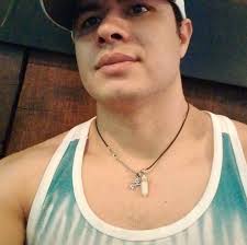 Cuando la vi en persona por primera vez, me quedé mudo: se acercó  corriendo, sonriendo, y su energía me conquistó al instante. Yo pensaba que  algo así solo pasaba en las películas,