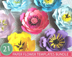 This is not totally necessary but i find it is easier than holding the. Stunning Paper Chrysanthemum Flower Wreath Diy Crafts