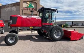 Massey Ferguson 9225 Self-Propelled Mower Conditioner