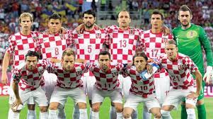 حظي منتخب كرواتيا، وصيف بطل العالم لمونديال روسيا 2018، باستقبال شعبي وتاريخي من قبل بني جلدته الذين احتشدوا في مطار زغرب الدولي ليعبّروا عن فخرهم الكبير بما قدّمه. ÙƒØ±ÙˆØ§ØªÙŠØ§ ØªØ³Ø¹Ù‰ Ù„Ø§Ø³ØªØ¹Ø§Ø¯Ø© Ø£Ù…Ø¬Ø§Ø¯ Ø¬ÙŠÙ„ Ù…ÙˆÙ†Ø¯ÙŠØ§Ù„ 1998 Ø§Ù„Ø´Ø±Ù‚ Ø§Ù„Ø£ÙˆØ³Ø·