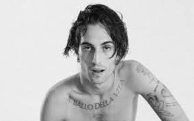 Damiano david, il frontman, nasce a roma nel 1999. 9djz8ky0ltnkrm