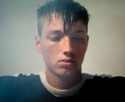 Así es ser joven y tener dependencia emocional hacia tu pareja